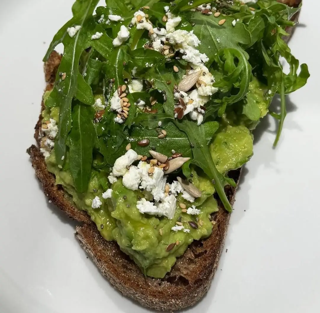 Tostada de aguacate y huevo